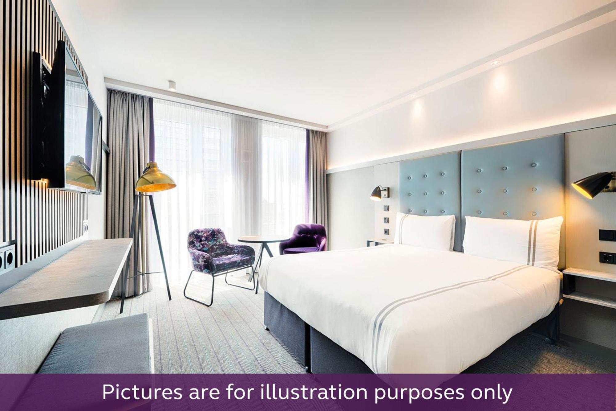 Premier Inn Stuttgart Bad Cannstatt 객실 사진
